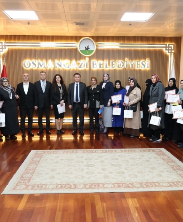 osmangazili-kadinlar-gelecege-artik-umutla-bakiyor-1PiYHb5b.jpg