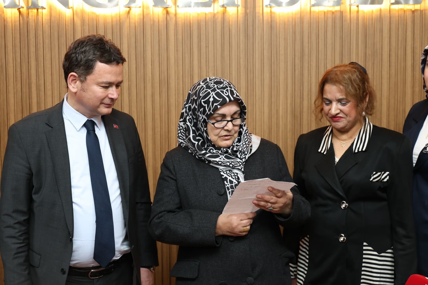 osmangazili kadinlar gelecege artik umutla bakiyor 6 NpbXLBDH