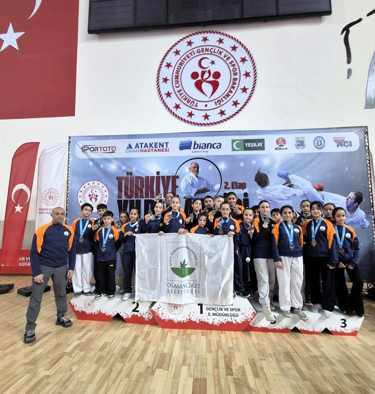 osmangazili karateciler madalyaya doydu 0 UKX4s2mE