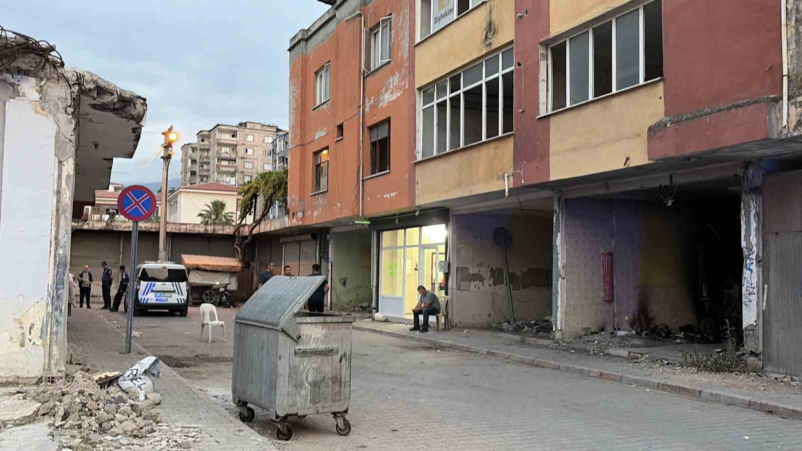 osmaniyede bicakli kavga 1 olu 1 hewF6lUf