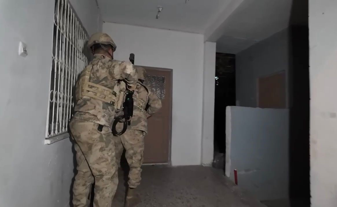 osmaniyede deas operasyonu 1 tutuklama 2 By2nFF5Y