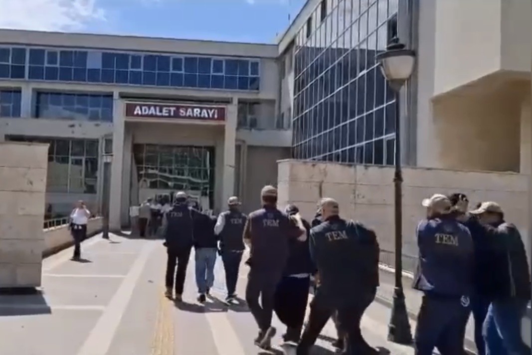 Osmaniye’de DEAŞ operasyonunda 4 tutuklama 7 osmaniyede deas operasyonunda 4 tutuklama 3 fdawnY67