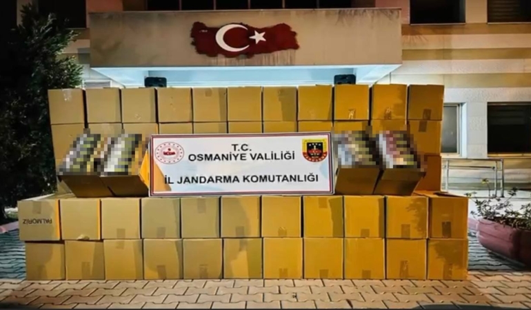 osmaniyede-durdurulan-tirda-1-milyon-liralik-kacak-makaron-ele-gecirildi-mkw92BGz.jpg