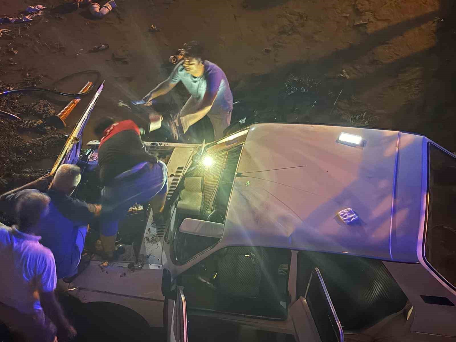 osmaniyede otomobil kopruden kanala dustu 4 yarali 2