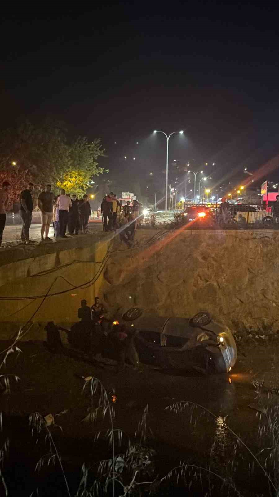 osmaniyede otomobil kopruden su kanalina uctu 3 yarali 3 L7S5LBEs