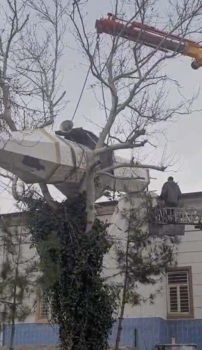 osmaniyede siddetli ruzgar cami minaresini devirdi 2 727DAOe1