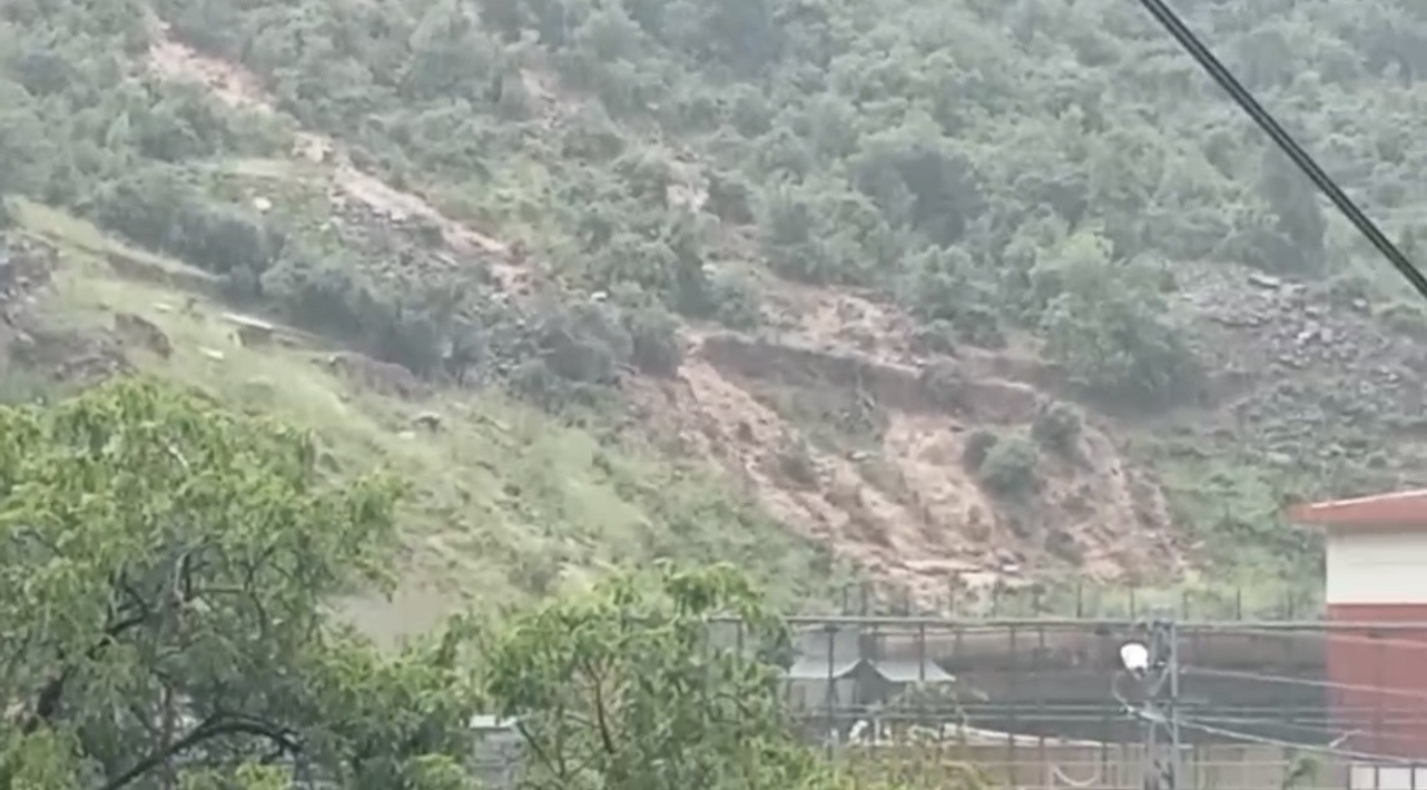 osmaniyede siddetli yagisin ardindan toprak kaymasi meydana geldi 1 OyZ7cYgr