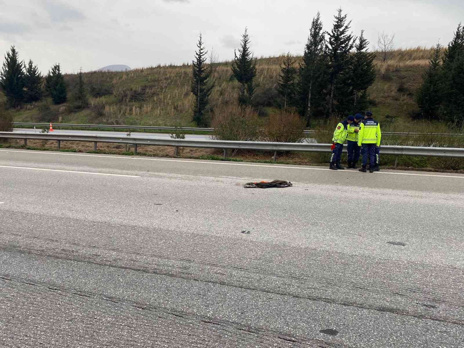 Osmaniye’de temizlik yapan işçilere otomobil çarptı: 1 ölü, 3 yaralı 4 osmaniyede temizlik yapan iscilere otomobil carpti 1 olu 3 yarali 0 KQ8yhVC3