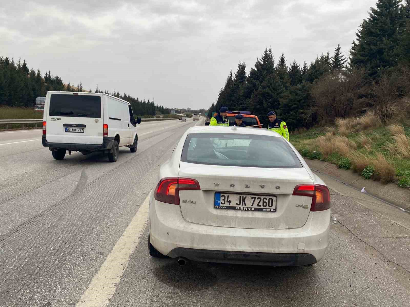 Osmaniye’de temizlik yapan işçilere otomobil çarptı: 1 ölü, 3 yaralı 7 osmaniyede temizlik yapan iscilere otomobil carpti 1 olu 3 yarali 3