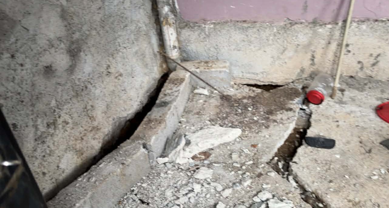 osmaniyede toprak kaymasi nedeniyle bir evde hasar olustu 1 ngpB7W74