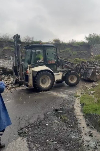 osmaniyede yagis felaketi yollar kapandi ulasim aksadi 2