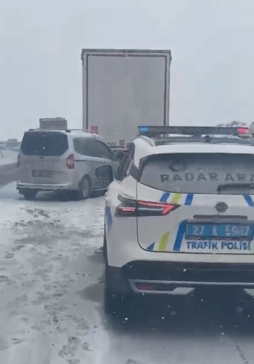 osmaniyede yogun kar yagisi zincirleme kazaya neden oldu 2 Ows3Tftz