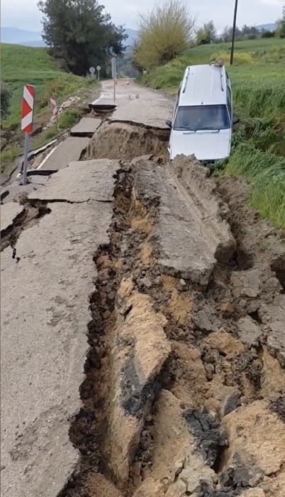 osmaniyede yogun yagis yollari cokertti bazi guzergahlar ulasima kapandi 0 EJD6cTld