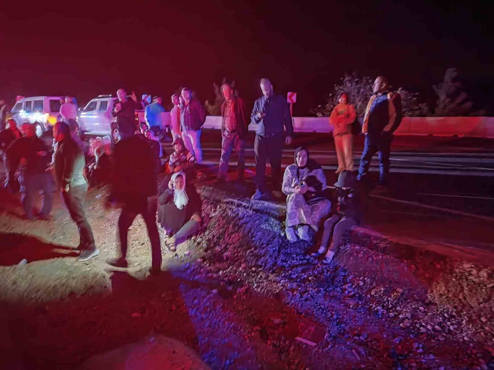 osmaniyede yolcu otobusu devrildi yaralilar var 3 uO85ryQ7