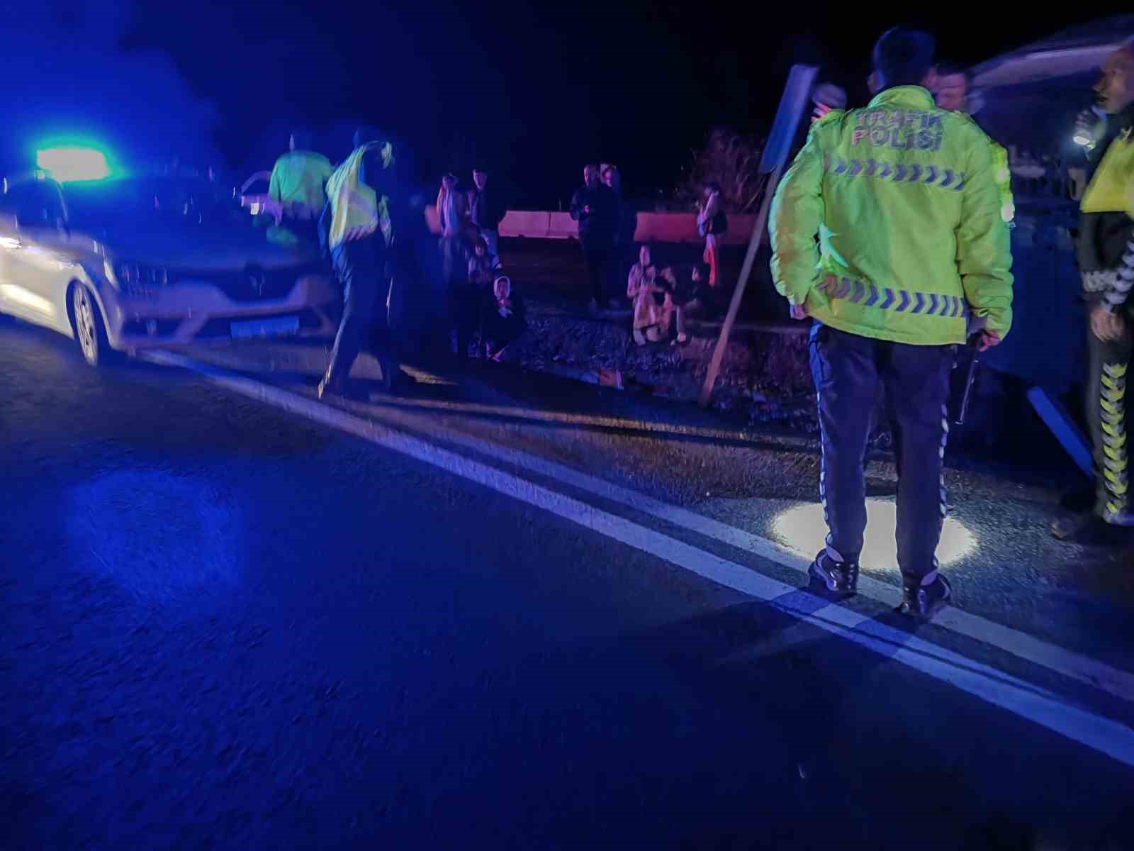 osmaniyede yolcu otobusu devrildi yaralilar var 4 QyD28M1p