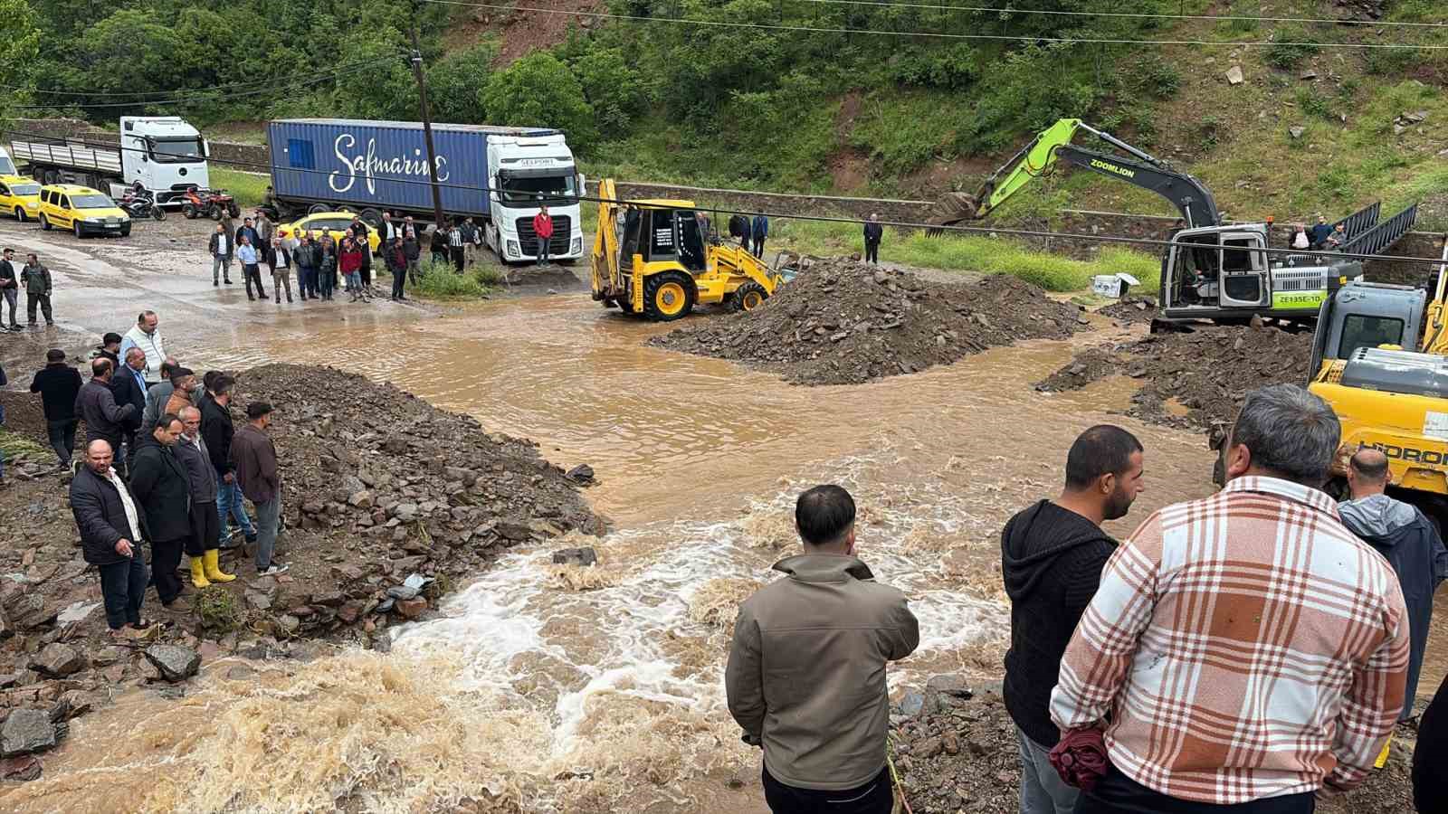 osmaniyedeki heyelanda 6 tir zarar gordu 4 sVY16e5Z