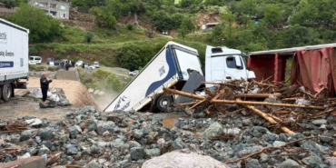 osmaniyedeki-heyelanda-6-tir-zarar-gordu-nIPFF1J7.jpg