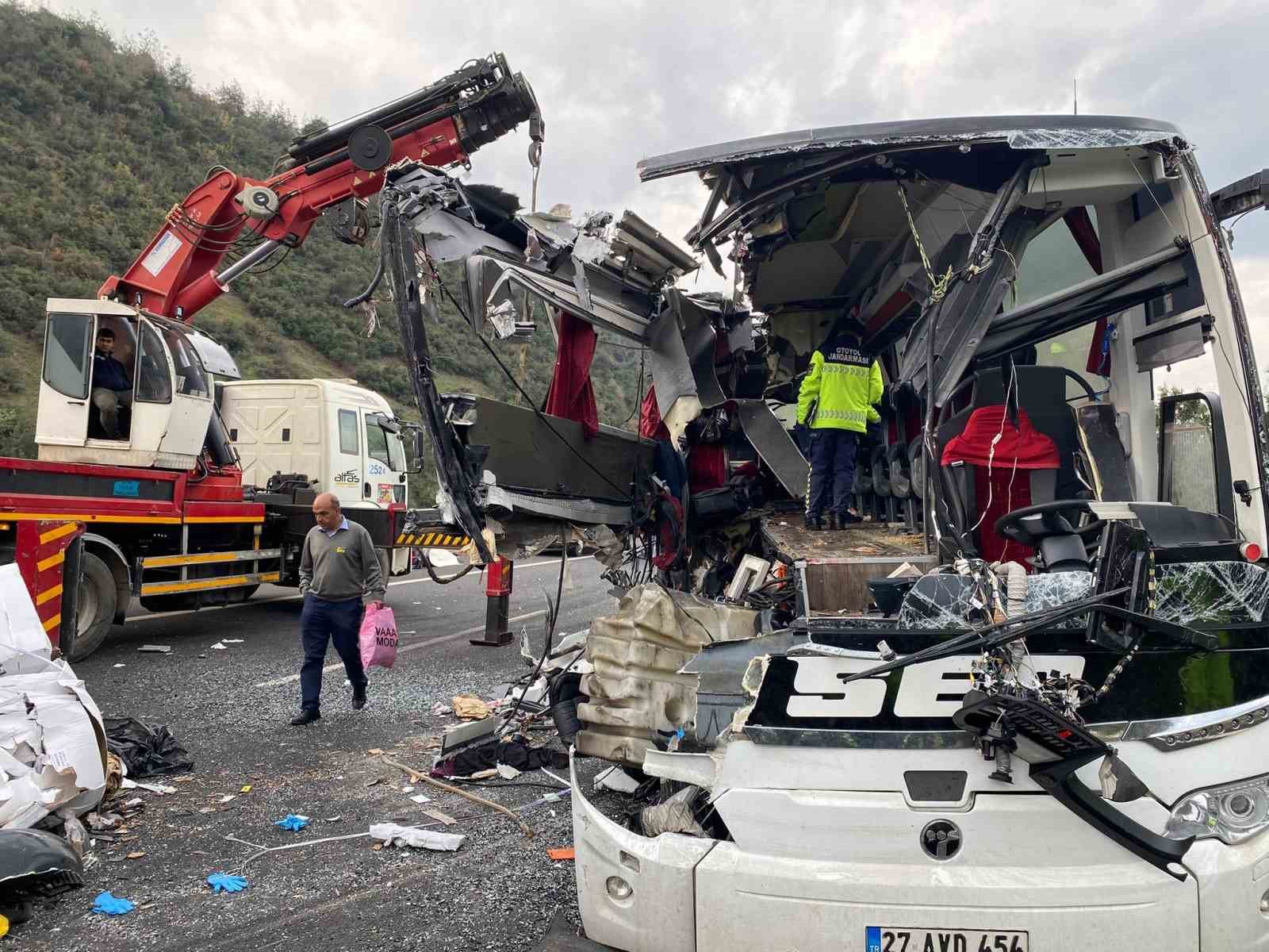 osmaniyedeki kaza down sendromlu edayi da hayattan kopardi 6 1bY6cvIW