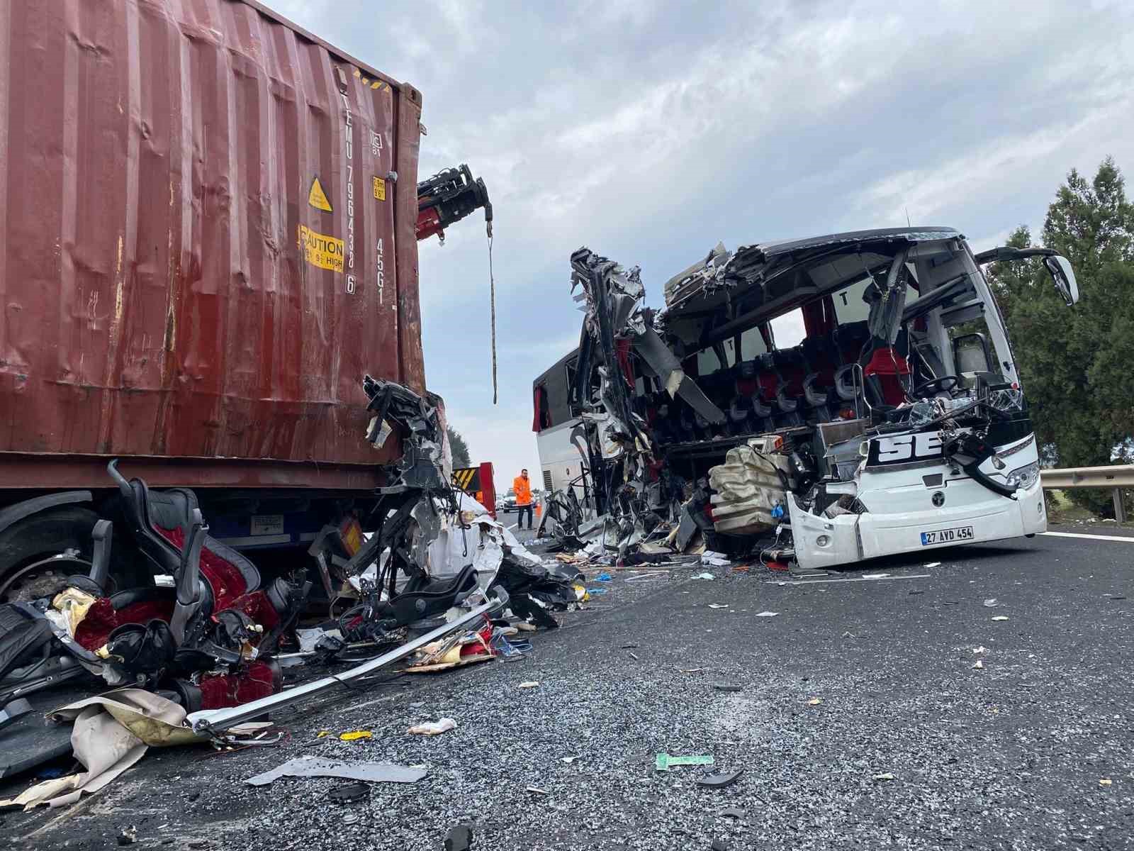 osmaniyedeki otobus kazasinda agir yaralanan aysegul bayrak 60 gunluk yasam savasini kaybetti 3 jO8jfWRc