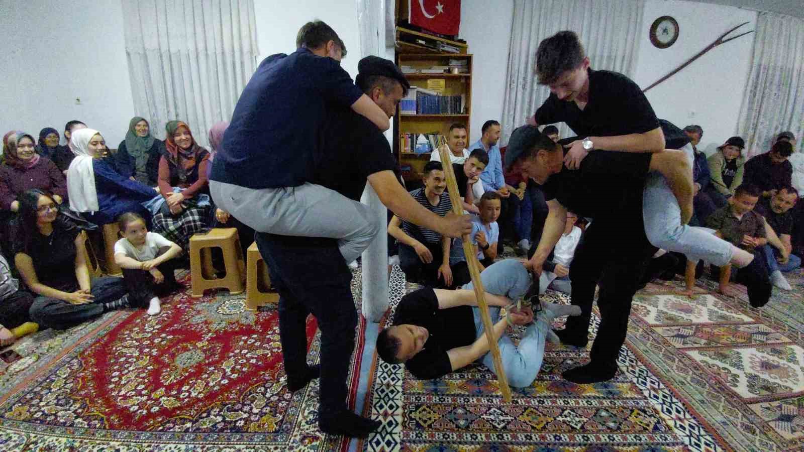 Osmanlı döneminden kalma geleneksel oyunlar yüzleri güldürdü 5 osmanli doneminden kalma geleneksel oyunlar yuzleri guldurdu 1 QUwtvLG1