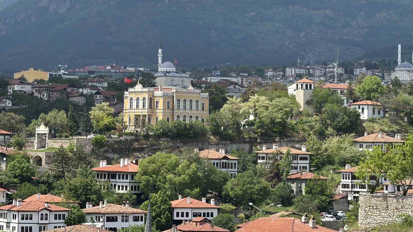 Osmanlı kenti Safranbolu’da Kurban Bayramı hazırlıkları tamamlandı 6 osmanli kenti safranboluda kurban bayrami hazirliklari tamamlandi 2 am9uQZgU