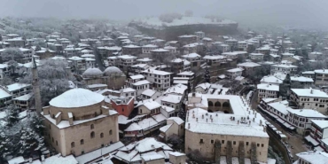 osmanli-kenti-safranbolunun-tarihi-konaklar-beyaz-ortuyle-kaplandi-JQuHycFj.jpg