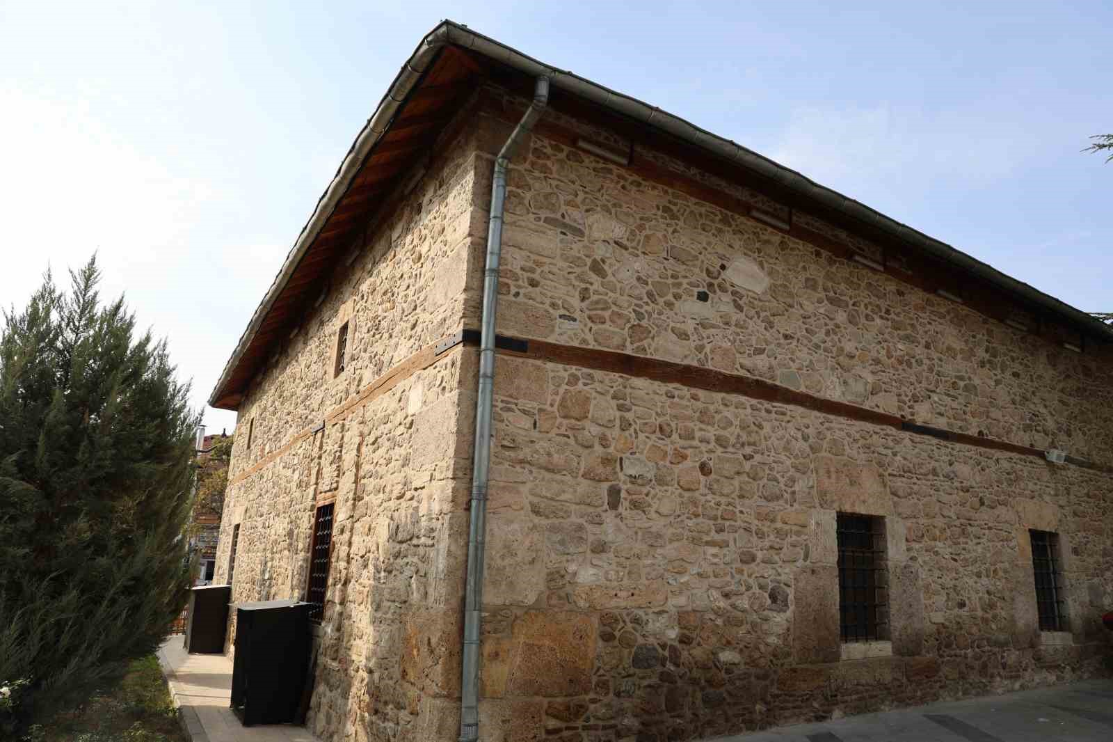 osmanli mirasi 161 yillik kirsehir camii kirlangic tavaniyla goz kamastiriyor 1 WJtmtgrt