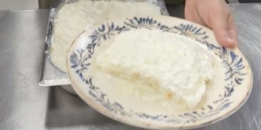 osmanli-mutfaginin-hafif-tatlisi-gullac-ramazan-sofralarini-susluyor-XdVVeqI3.jpg