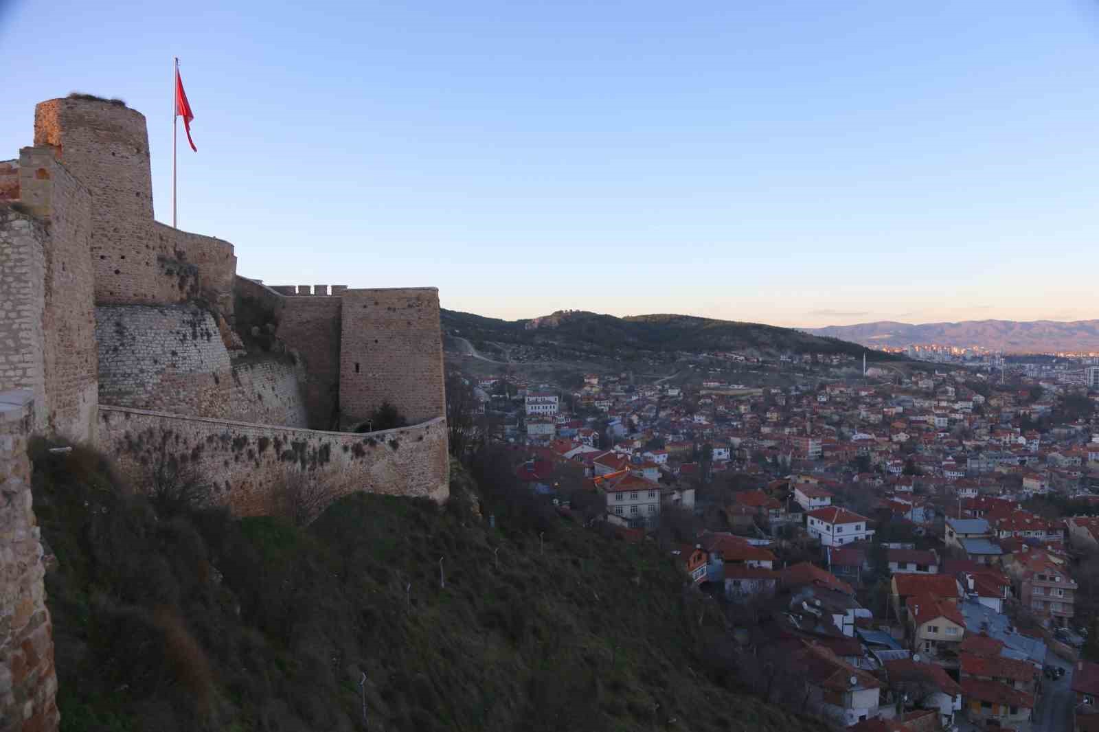 osmanlidan gunumuze ulasan gelenek tarihi kalede yasatiliyor 5 aGKZT7IR