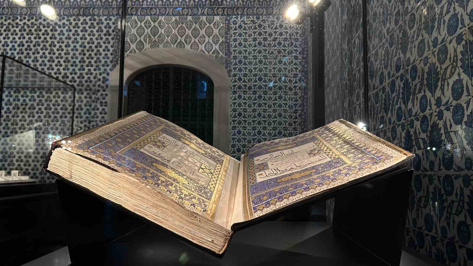 osmanlinin en buyuk mushafi ramazan ayina ozel ilk kez topkapi sarayinda sergide 0 YlcvTufm