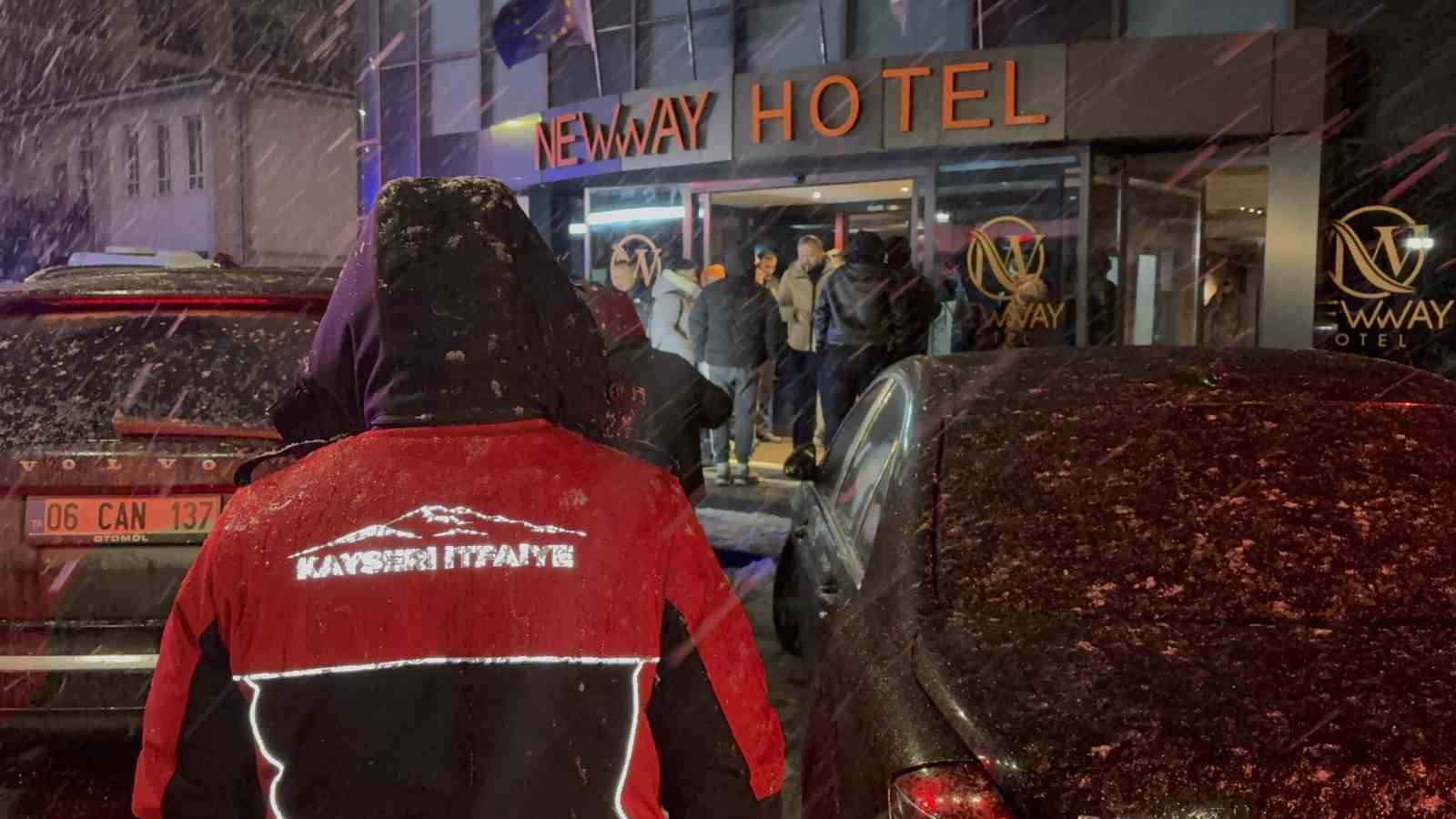 otel bodrumunda cikan yangin panige neden oldu 1