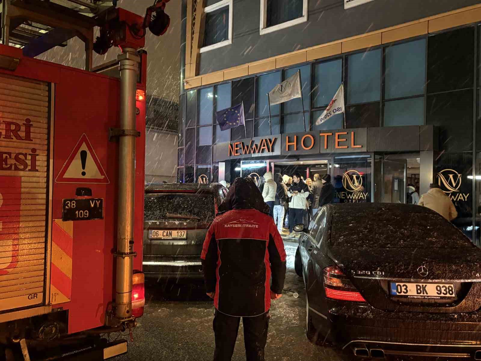 otel bodrumunda cikan yangin panige neden oldu 2 GGM1PvbY