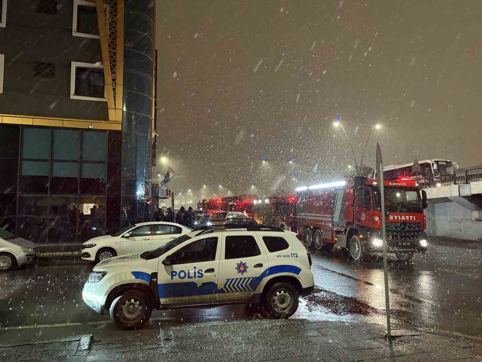 otel bodrumunda cikan yangin panige neden oldu 3 EwQvLncs