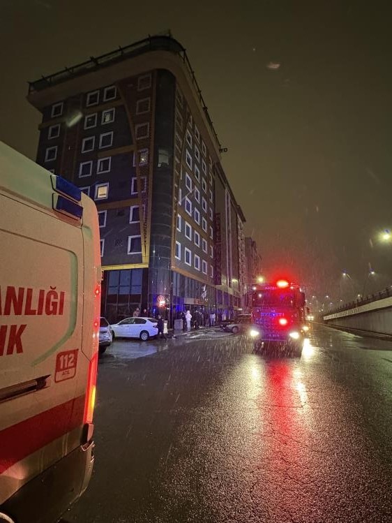 otel bodrumunda cikan yangin panige neden oldu 4 HJvjrZW7