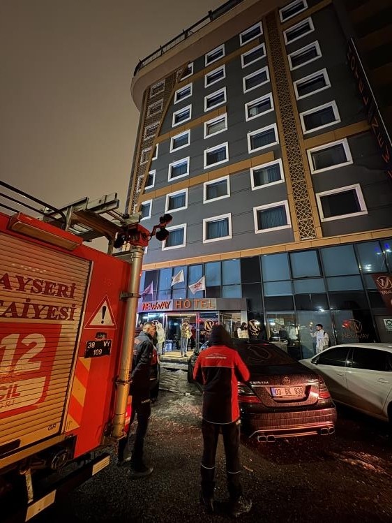 otel bodrumunda cikan yangin panige neden oldu 5