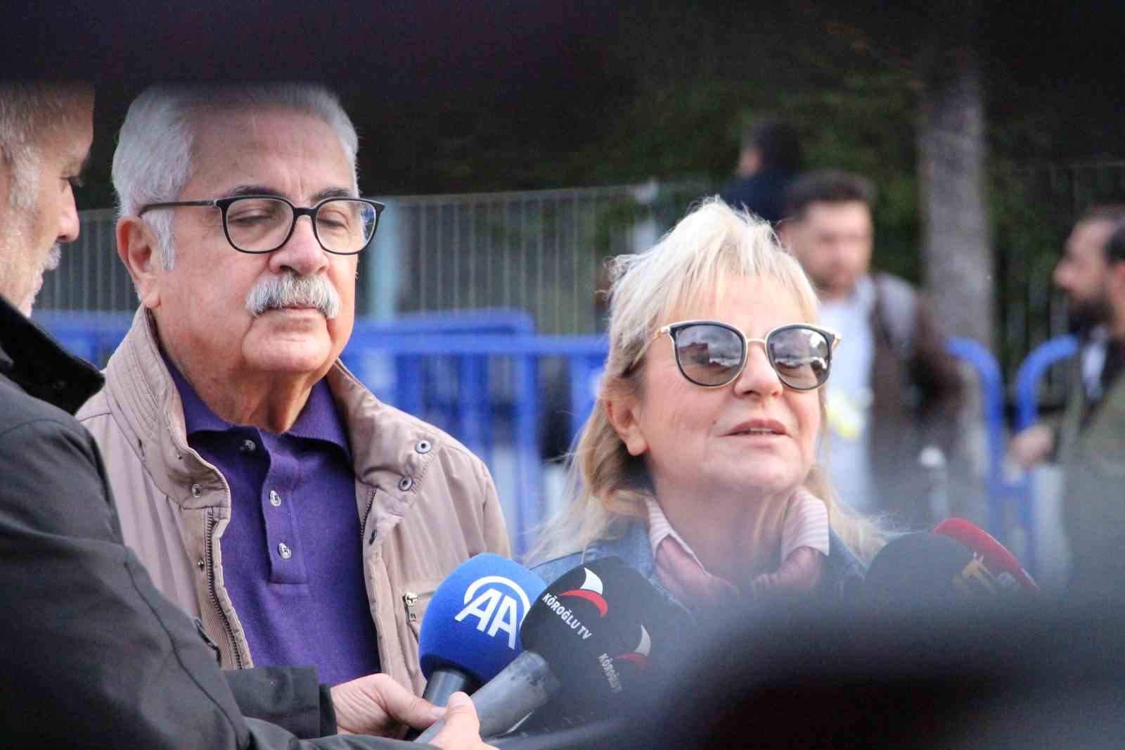 Otel faciasında oğlu, gelini ve iki torununu kaybeden acılı aile, "32 sanığın olası kastla yargılanmasını ve cezalandırılmasını istiyoruz" 4 otel faciasinda oglu gelini ve iki torununu kaybeden acili aile 32 sanigin olasi kastla XlJhAS8d