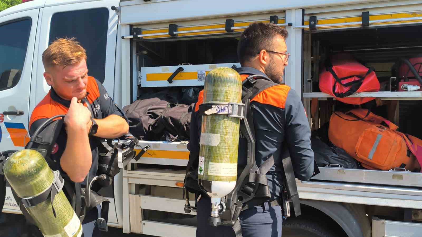 Otel odasında ölü bulundu, yanındaki maddeler ekipleri alarma geçirdi 5 otel odasinda olu bulundu yanindaki maddeler ekipleri alarma gecirdi 1 u5B2NkyH