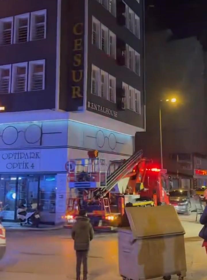 otel odasindaki yangin itfaiye ve 112yi alarma gecirdi 3 V8B4jtjF