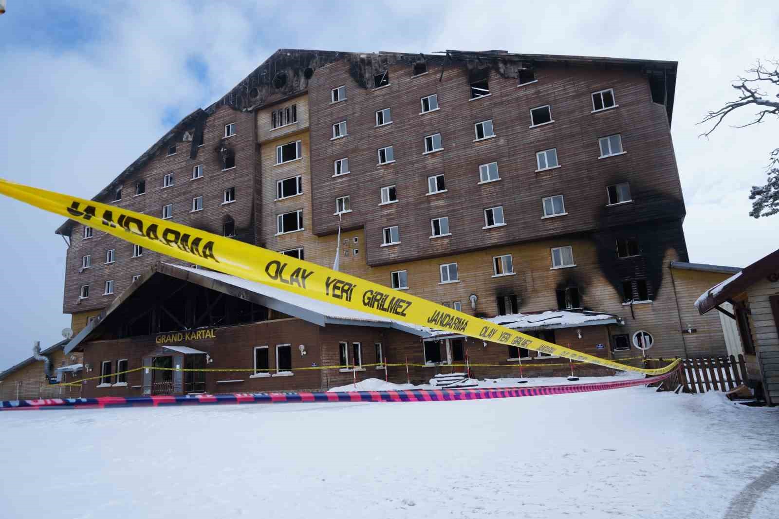 Otel yangını davasında 9 bakanlık personeli hakkında yurt dışı çıkış yasağı getirildi 4 otel yangini davasinda 9 bakanlik personeli hakkinda yurt disi cikis yasagi getirildi 0 PjUfmnsR