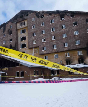 otel-yangini-davasinda-9-bakanlik-personeli-hakkinda-yurt-disi-cikis-yasagi-getirildi-MOAa9jJa.jpg