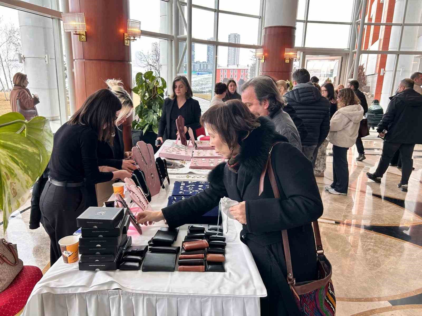 otel yangininda hayatini kaybeden tuzgiray cifti anildi 4 gfDpED9S