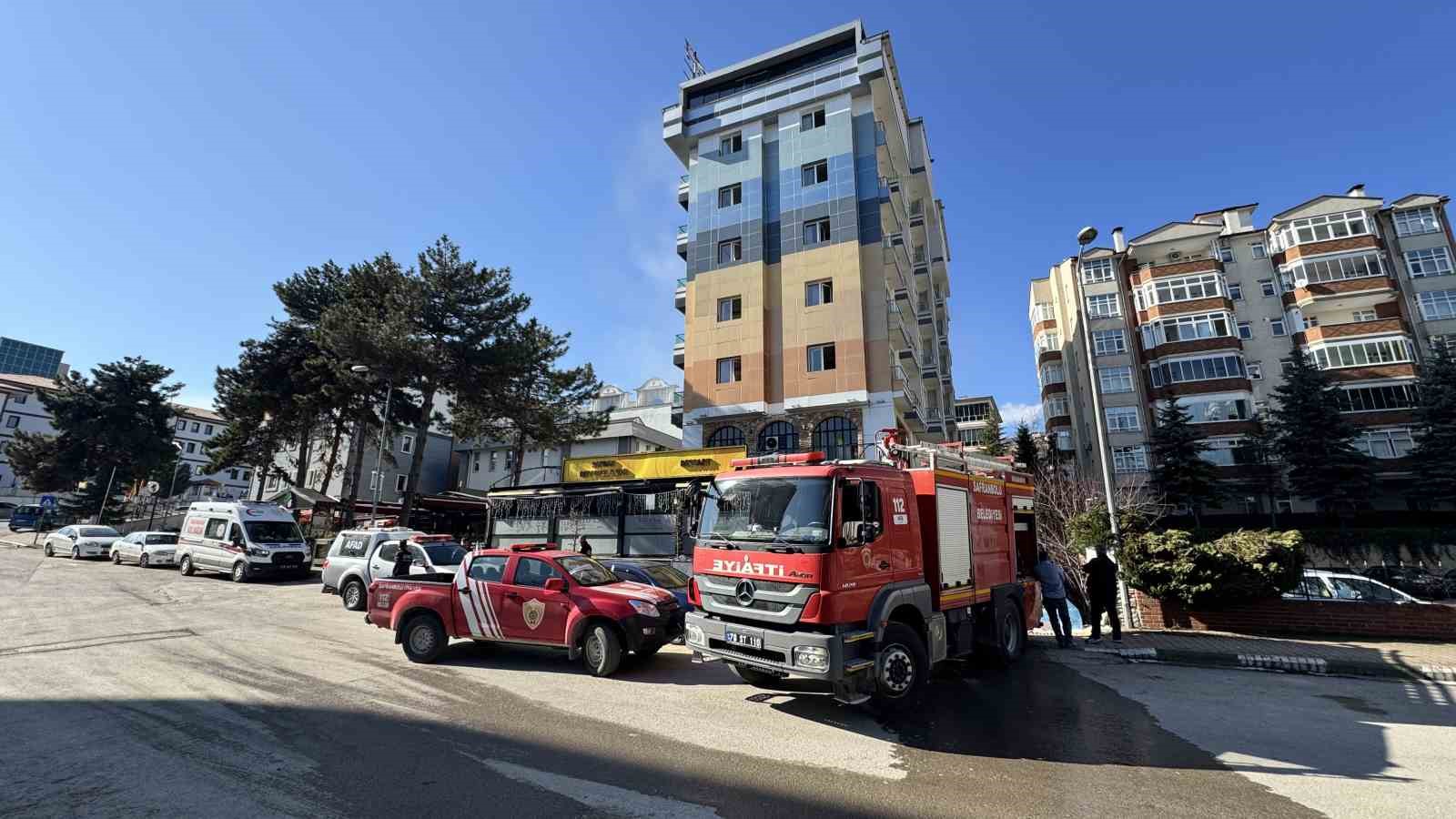 otel yangininda mahsur kalan 8 kisi kurtarildi 3 3lLBgjeQ