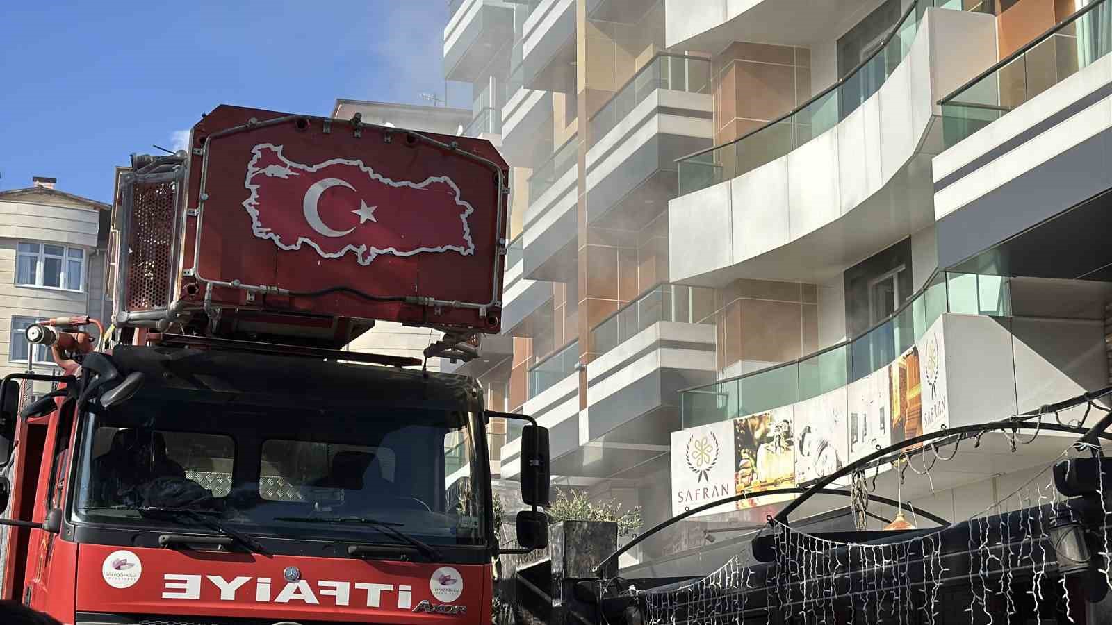 otel yangininda mahsur kalan 8 kisi kurtarildi 4 PYQbCalg