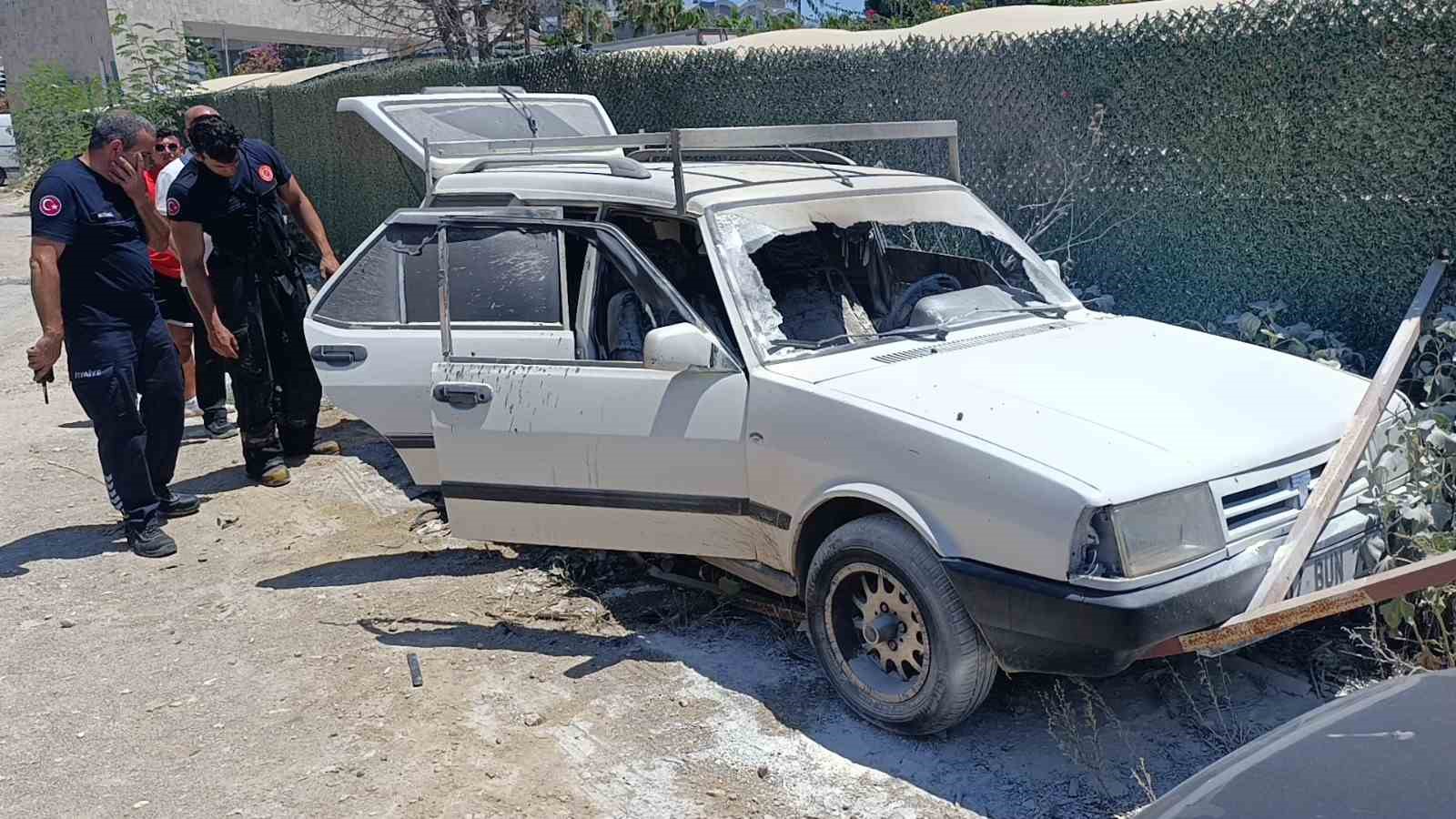 Otele ölçü almaya gitti, geri döndüğünde aracını yanmış halde buldu 4 otele olcu almaya gitti geri dondugunde aracini yanmis halde buldu 0 UavcL2Wc