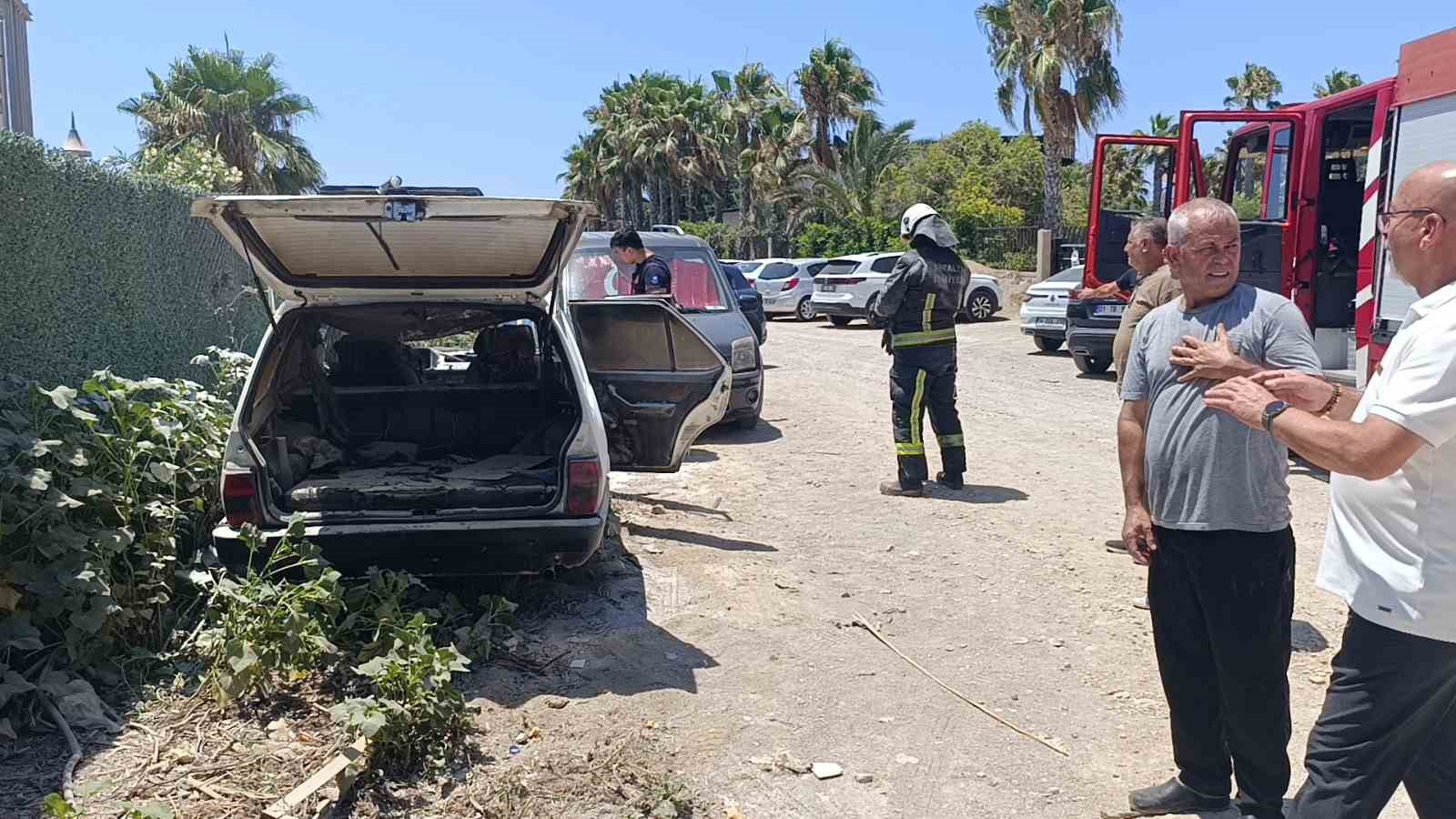 Otele ölçü almaya gitti, geri döndüğünde aracını yanmış halde buldu 5 otele olcu almaya gitti geri dondugunde aracini yanmis halde buldu 1
