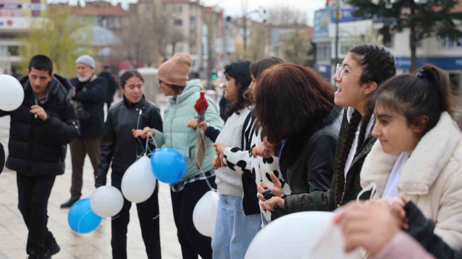 otizm icin cacabey meydaninda bulusma 1 ZSAbFJYD