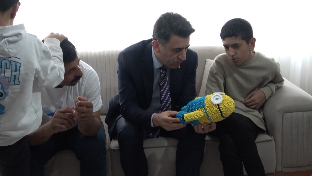 otizmli ali ismail ile vali aygolun diyaloglari gulumsetti 1 Oc8Ezdql