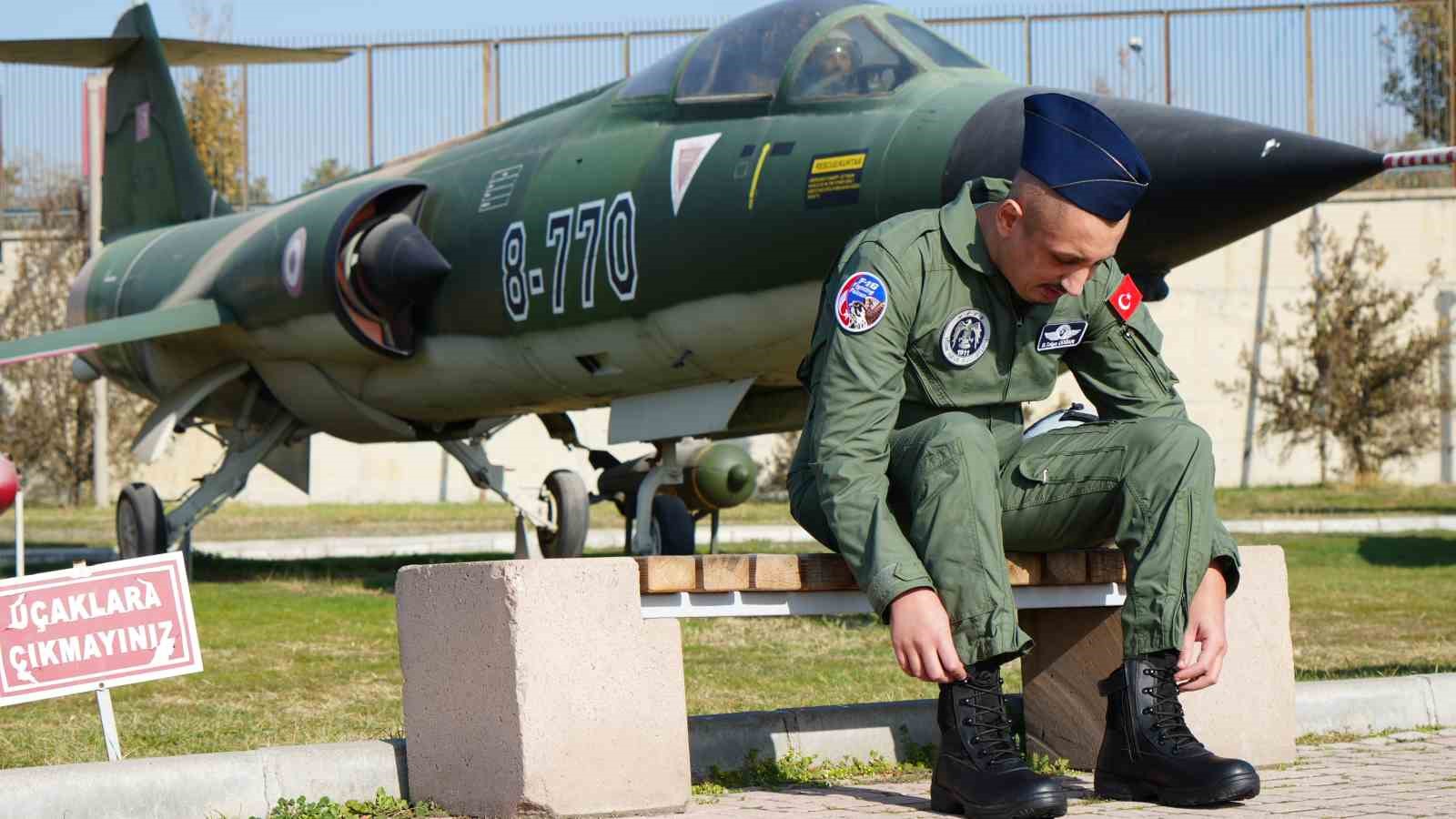 otizmli birey server tolga doganin ucak kokpitine oturma hayali gercek oldu 1 jm262EVj