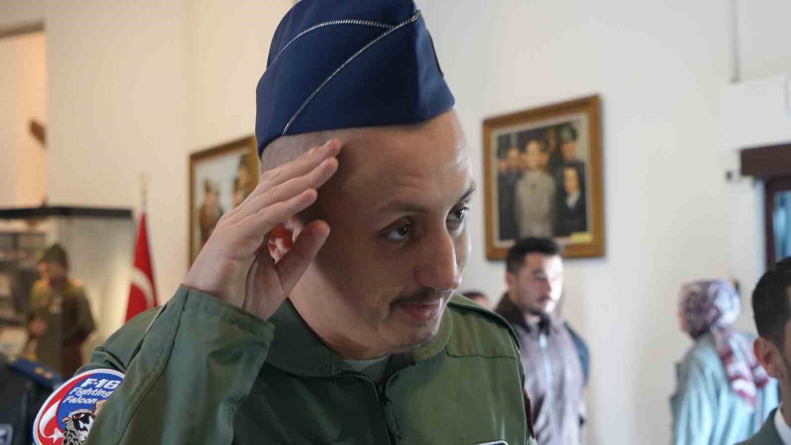 otizmli birey server tolga doganin ucak kokpitine oturma hayali gercek oldu 7 fLM4nfIg