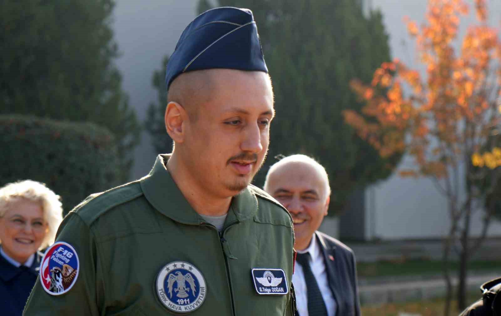 otizmli birey server tolga doganin ucak kokpitine oturma hayali gercek oldu 8 RG3RR5j4